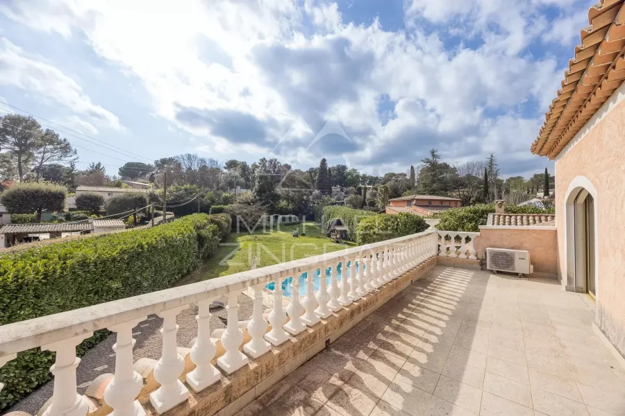 Roquefort-les-Pins – Élégante villa provençale moderne au cœur d’un environnement verdoyant - 3