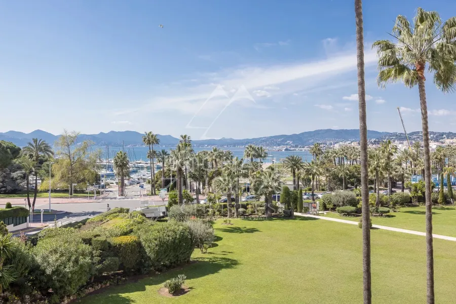 Cannes - Croisette - Magnifique 2 chambres - 5