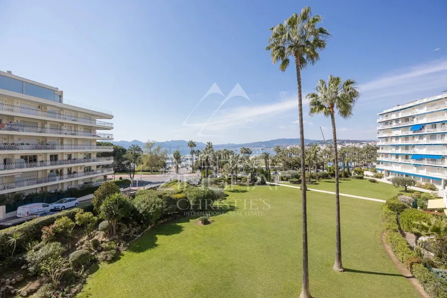 Cannes - Croisette - Magnifique 2 chambres - 6