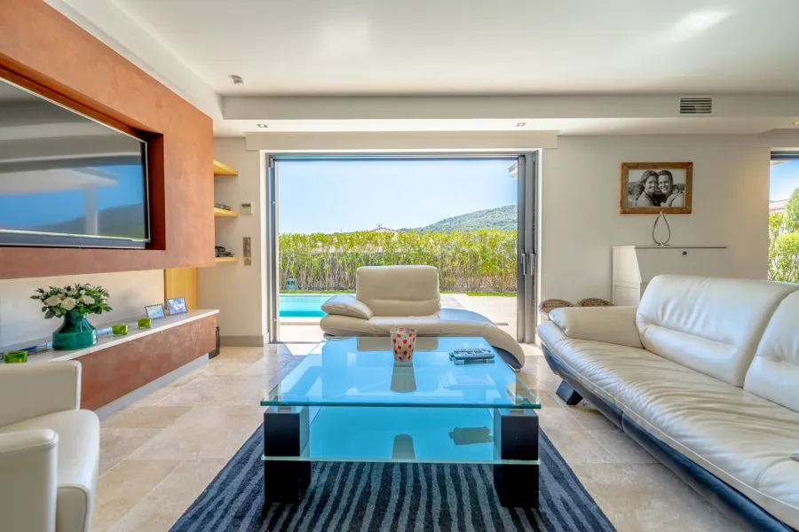 Villa de standing avec prestations haut de gamme et espaces bien-être - 5
