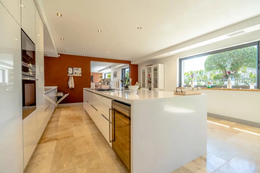 Villa de standing avec prestations haut de gamme et espaces bien-être - 8