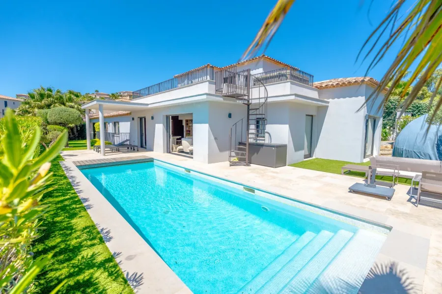 Villa de standing avec prestations haut de gamme et espaces bien-être - 4