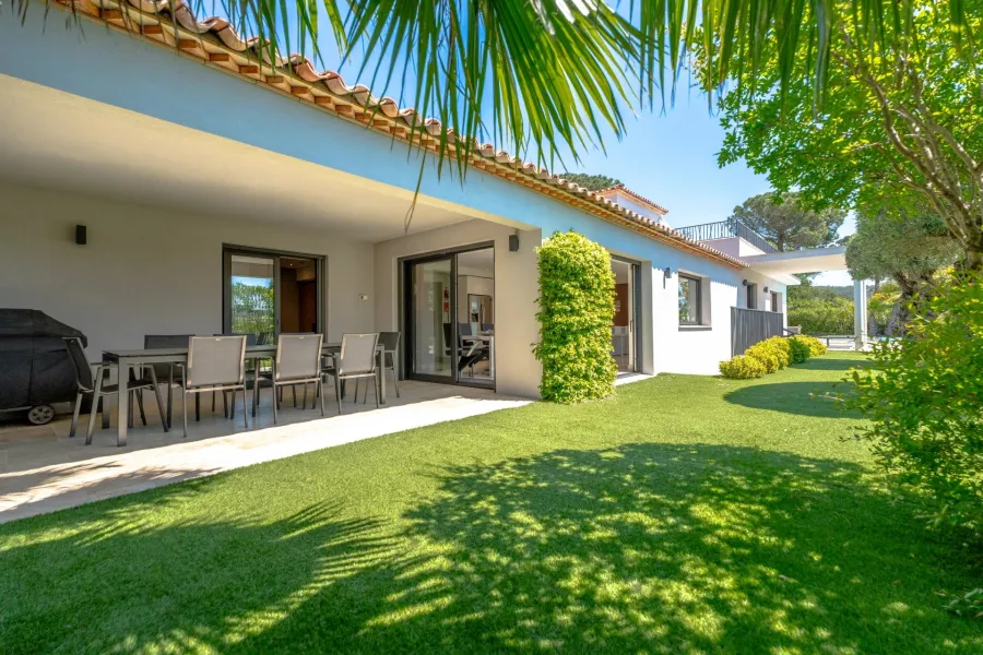 Villa de standing avec prestations haut de gamme et espaces bien-être - 3