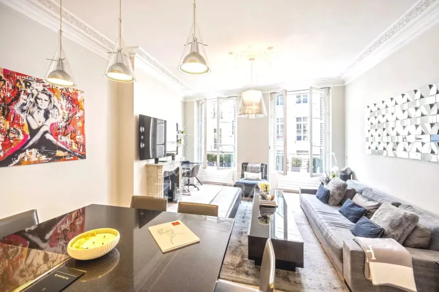 Exclusivité - Rue Saint Honoré - 2 pièces - Parfait état - Clim