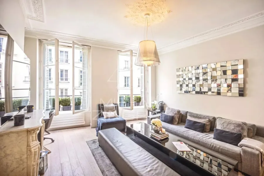 Exclusivité - Rue Saint Honoré - 2 pièces - Parfait état - Clim - 4