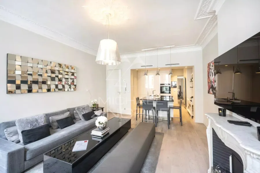 Exclusivité - Rue Saint Honoré - 2 pièces - Parfait état - Clim - 6