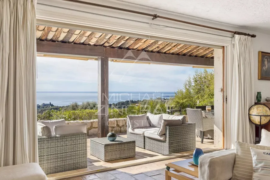 EXCLUSIVITE - PROCHE CANNES ET ANTIBES - VUE PANORAMIQUE MER - 3