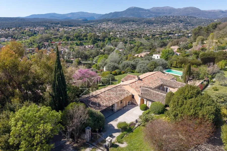 Saint-Paul de Vence – Charmante villa de plain-pied - 2