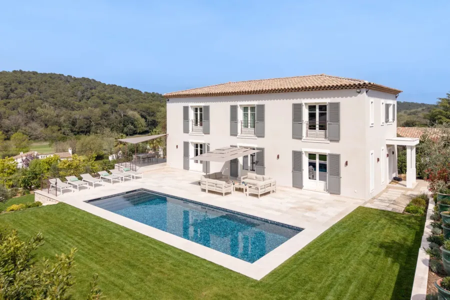 Magnifique rénovation dans un domaine fermé - 2