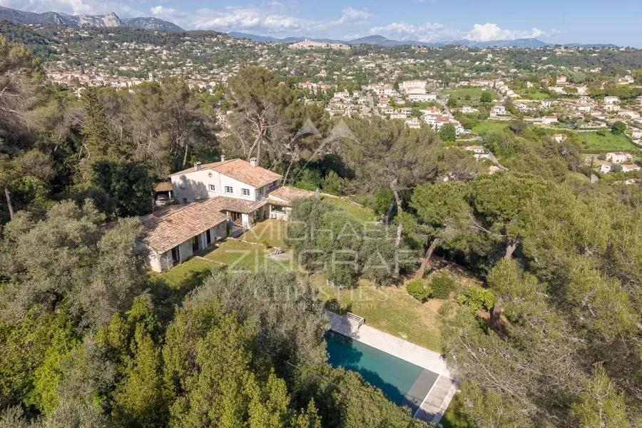 Charmante propriété provençale à pied du village de La Colle-sur-Loup