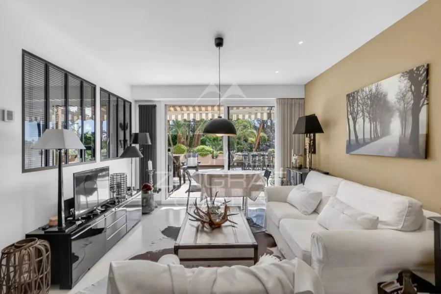 Cannes – Pied-à-terre d'exception face à la mer, résidence de standing avec accès direct et piscine - 6