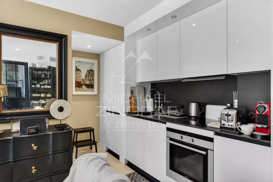 Cannes – Pied-à-terre d'exception face à la mer, résidence de standing avec accès direct et piscine - 7