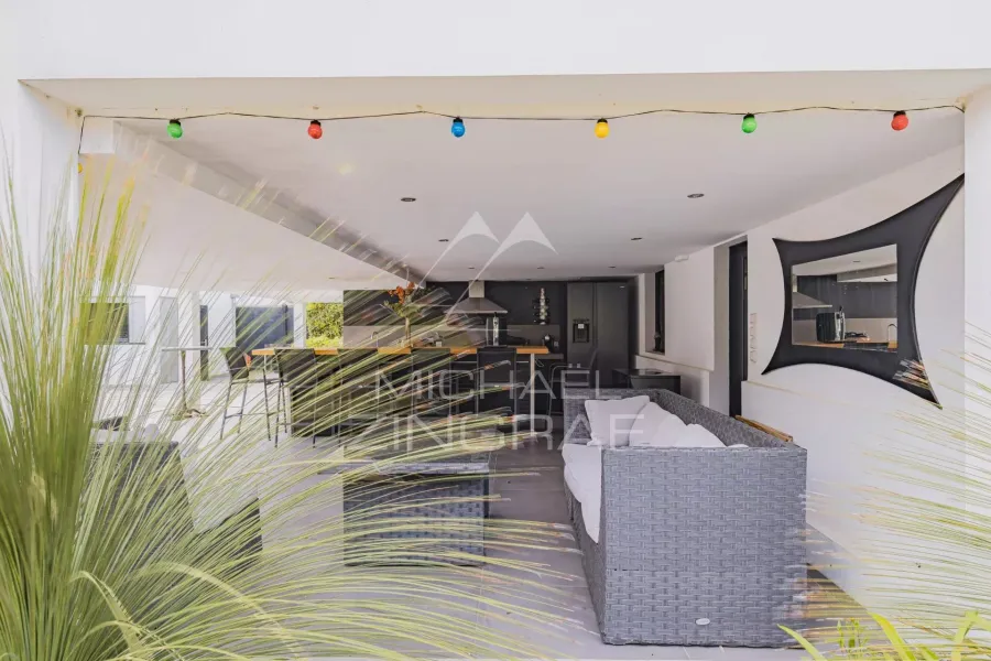 PROCHE PLAGE ARCACHON - VILLA DE 8 PIÈCES AVEC PISCINE - 9