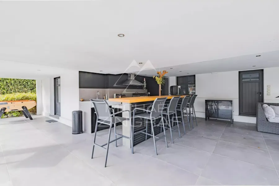 PROCHE PLAGE ARCACHON - VILLA DE 8 PIÈCES AVEC PISCINE - 8