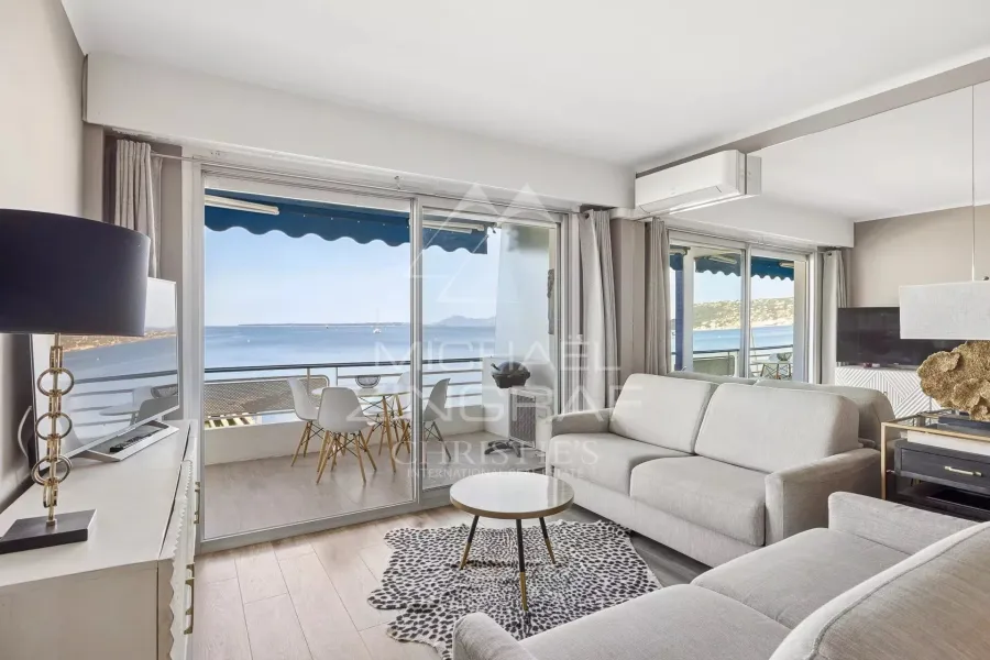 Exclusivité : Vue mer d’exception : un 2 pièces d’exception à Juan-les-Pins - 2