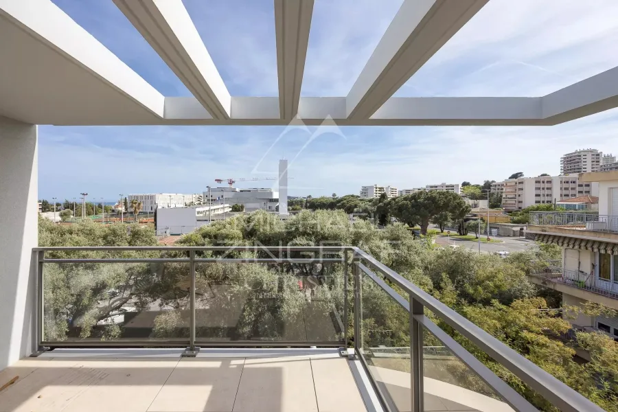 ANTIBES – DUPLEX DERNIER ÉTAGE – TERRASSES SUD – RÉSIDENCE RECENTE - 4