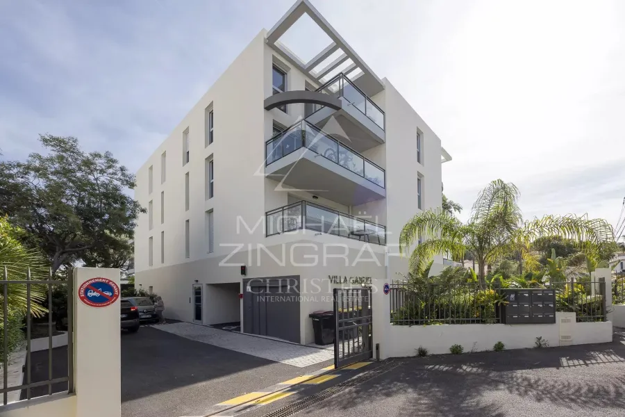 ANTIBES – DUPLEX DERNIER ÉTAGE – TERRASSES SUD – RÉSIDENCE RECENTE - 7