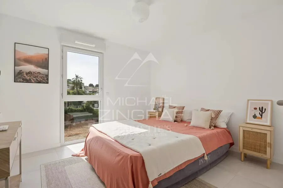 ANTIBES – DUPLEX DERNIER ÉTAGE – TERRASSES SUD – RÉSIDENCE RECENTE - 8