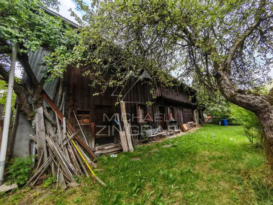 Petite ferme ancienne à rénover au coeur du village de Praz-Sur-Arly - 2