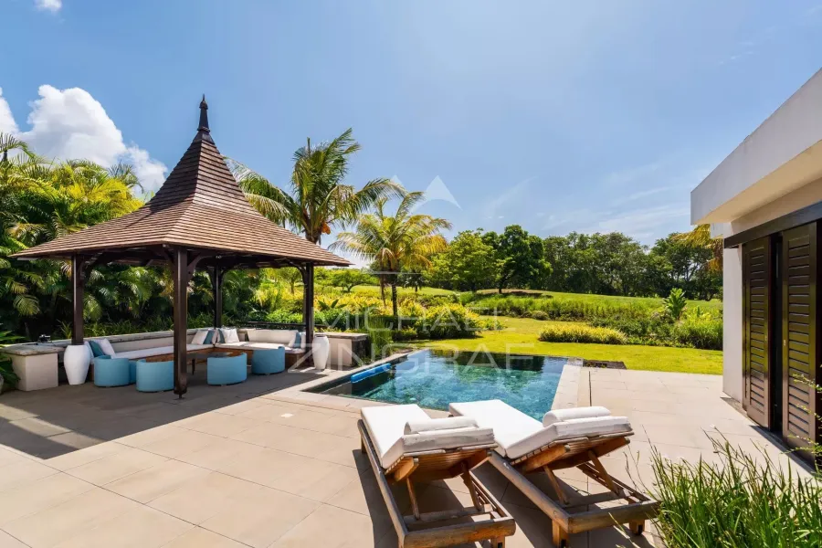 Élégante villa contemporaine face au golf - Bel Ombre - 5