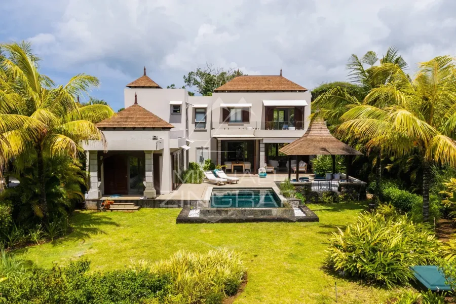 Élégante villa contemporaine face au golf - Bel Ombre - 3