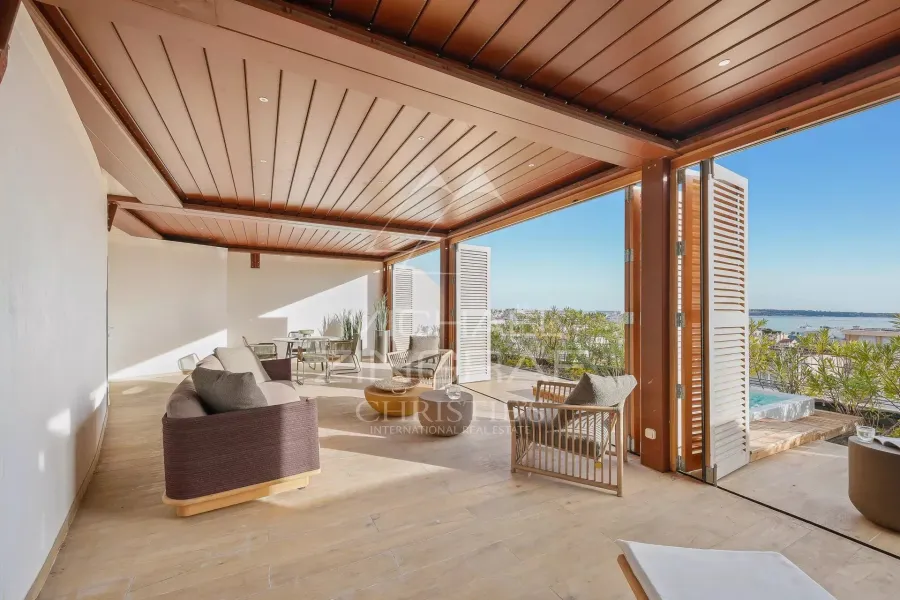 Cannes -  Proche Centre - Penthouse d'exception -Grandes terrasses - Vue mer panoramique - 4