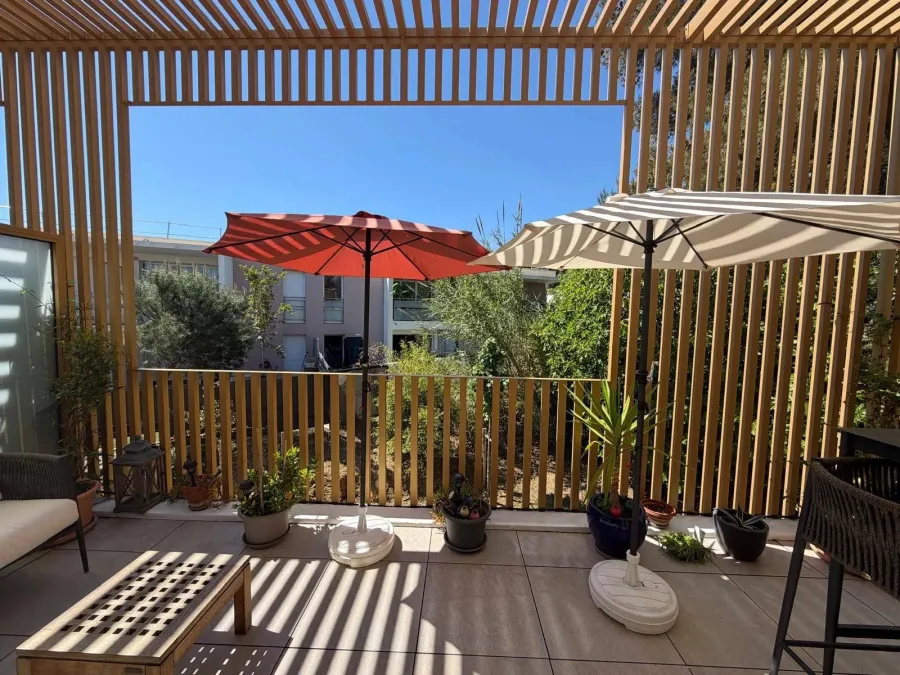 Appartement T3 avec terrasse - 3