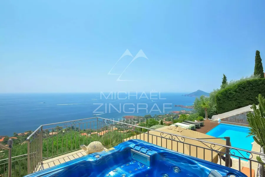 CO-EXCLUSIVITE - VILLA VUE MER ENTRE SAINT RAPHAEL ET CANNES - 3