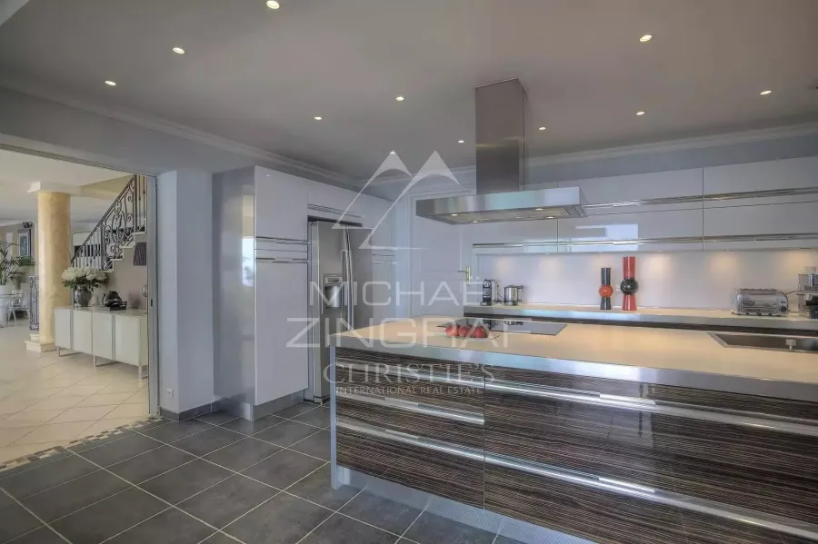 CO-EXCLUSIVITE - VILLA VUE MER ENTRE SAINT RAPHAEL ET CANNES - 9
