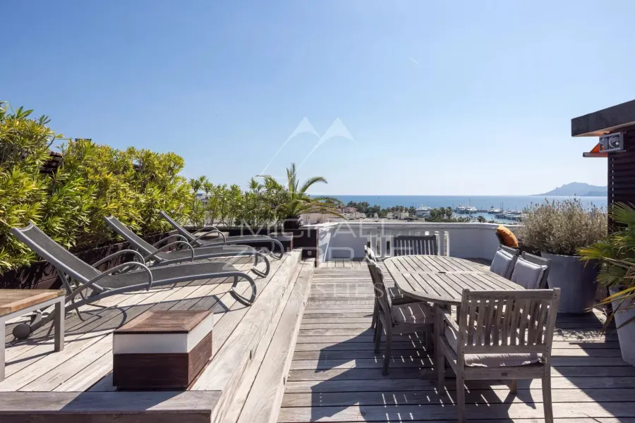 CO-EXCLUSIVITE - Cannes - Croisette - Penthouse avec toit terrasse de 120m2 - 2