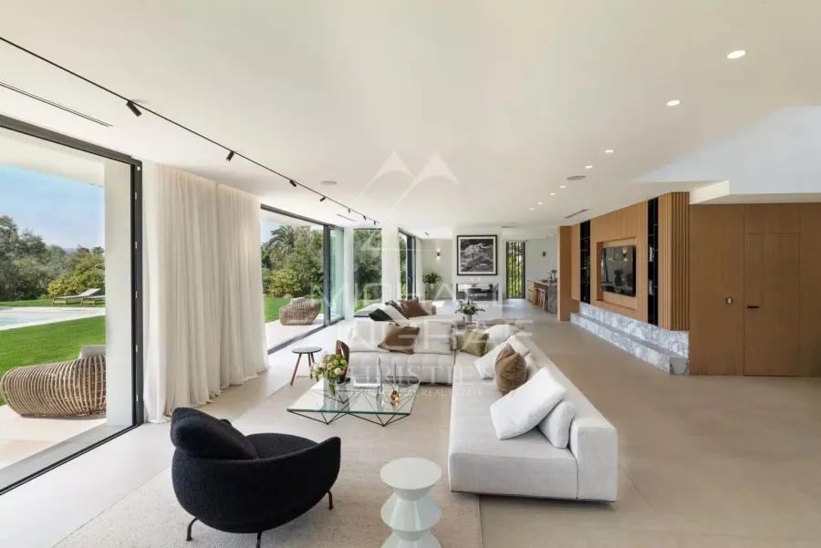 Villa contemporaine d’exception - versant ouest du Cap d’Antibes, à deux pas de l’Hôtel du Cap-Eden-Roc - 4