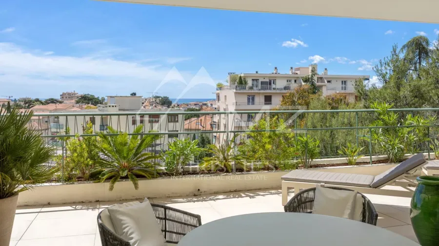 A 15 minutes à pied du centre ville, découvrez cette villa toit d'exception - 7
