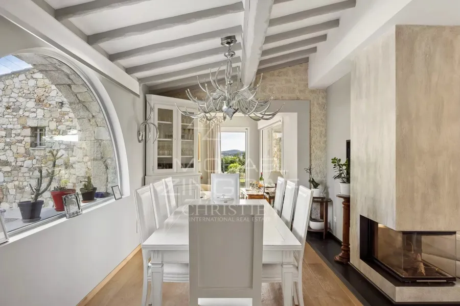 Élégante bastide rénovée à pied du village de Saint-Paul-de-Vence - 8