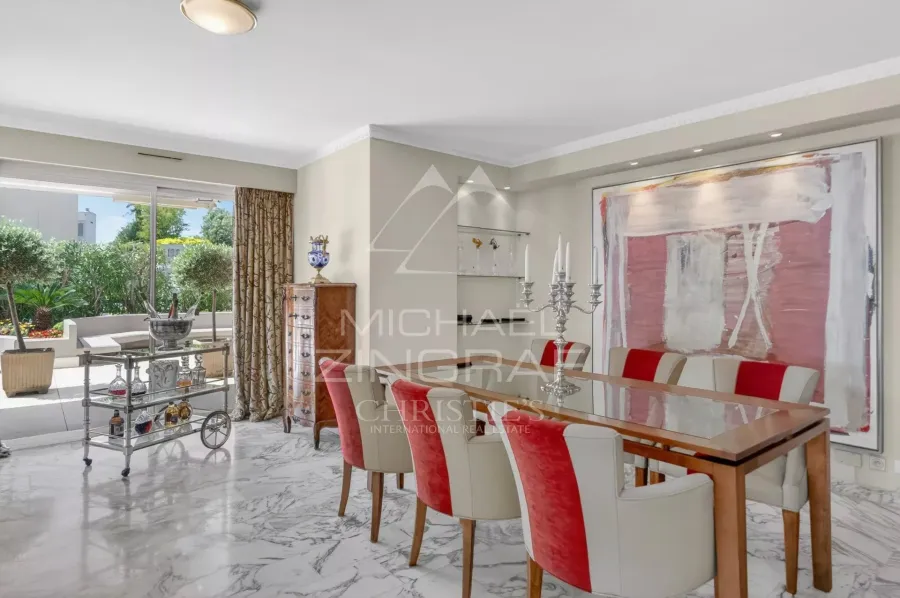 EXCLUSIVITE - CANNES Proche Carlton - Appartement d'exception avec spacieuse terrasse  vue mer