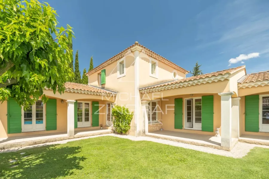 Charmante villa proche Saint Rémy de Provence