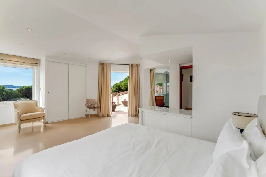 Adresse rare dans un quartier prisé, vue mer - 9