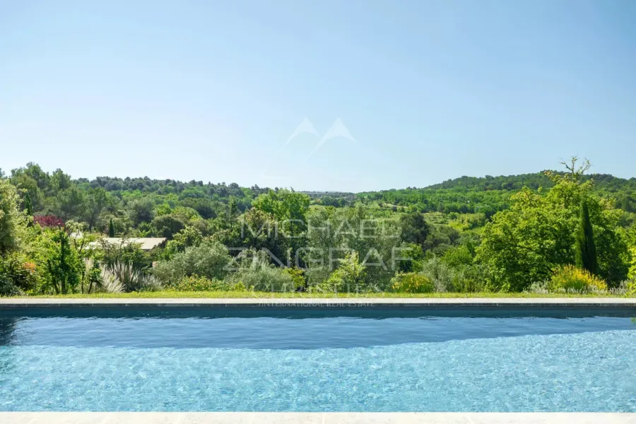 Luberon - Superbe propriété en pierre sur un terrain de 3,5 hectares avec des vues exceptionnelles - 5