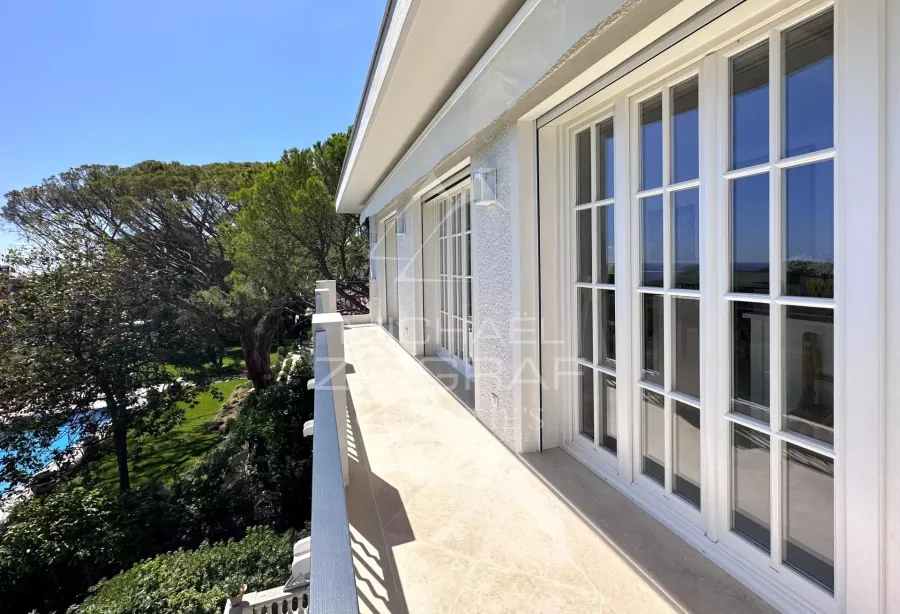 Saint-Jean-Cap-Ferrat - Penthouse rénové avec superbe vue mer - 2