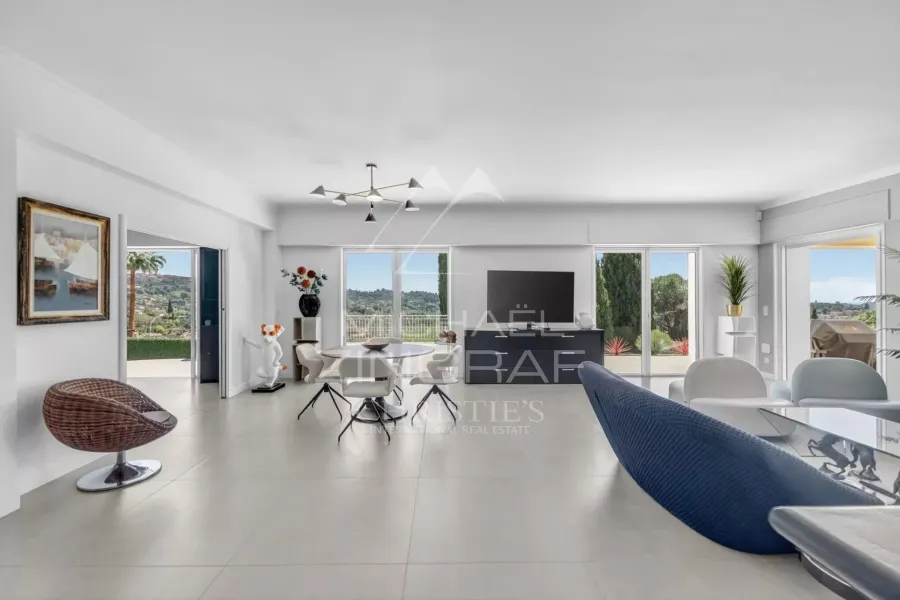 Villa de plain-pied rénovée avec vue village - 9