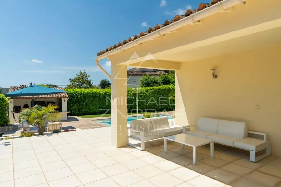 Villa de plain-pied rénovée avec vue village - 6