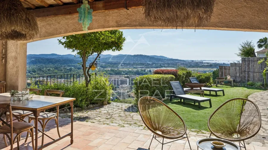 PROPRIÉTÉ PROVENÇALE AVEC VUE MER PROCHE DU CENTRE VILLE - 6