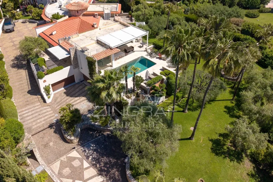 Cannes – Croix-des-Gardes - Villa d’architecte avec vue mer panoramique