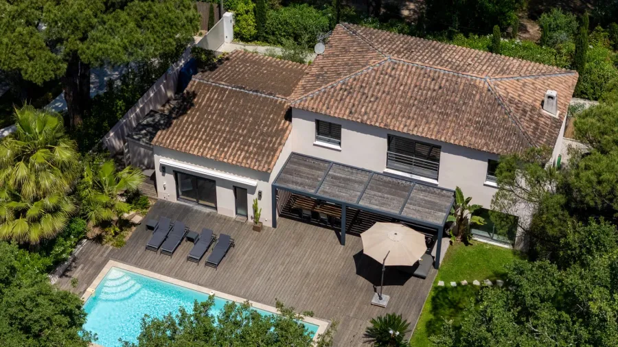 Gassin, aux portes de Saint-Tropez — Villa de prestige, domaine paysagé