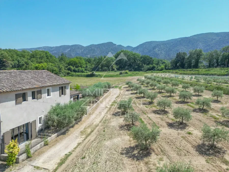 Exclusivité - Oppède - Belle maison de hameau aux vues exceptionnelles et à deux pas des commerces - 3