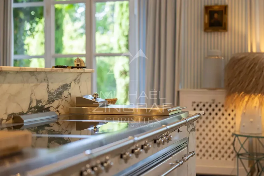 Exclusivité : Exceptionnelle Bastide du XVIIIe siècle aux portes de L’Isle-sur-la-Sorgue sur un parc de 6.3 ha avec salle de réception de prestige - 8