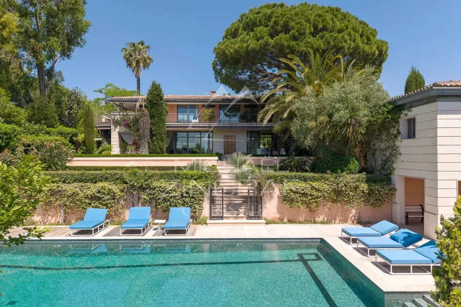 Cap d’Antibes – Élégance contemporaine dans un domaine privé et sécurisé - 4