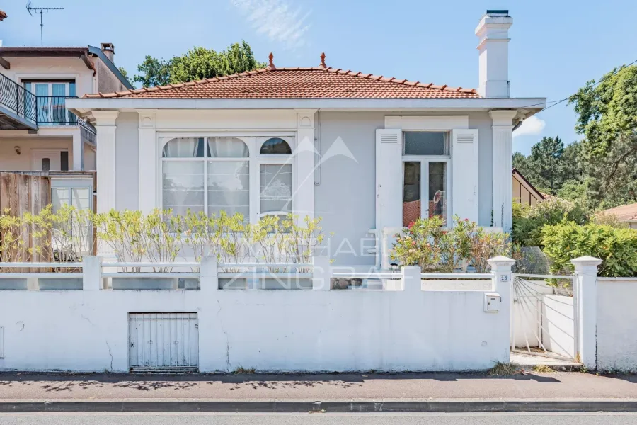 ARCACHON CENTRE – MAISON DE CARACTÈRE À PIED DE LA GARE, DU MARCHÉ ET DES PLAGES