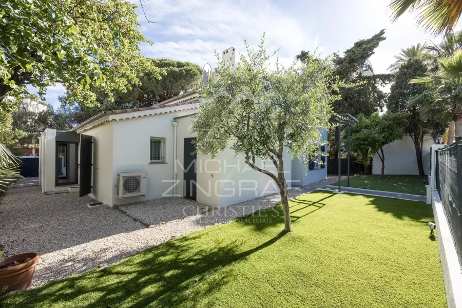Rare - Cannes pointe Croisette - Villa dans domaine fermé.