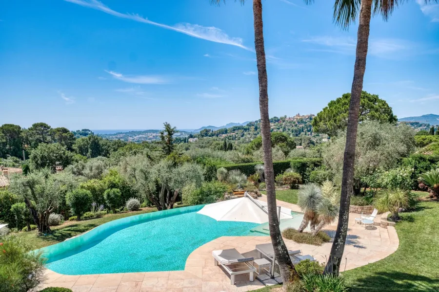 Mougins - Exclusivité - Propriété provençale avec vue panoramique sur le village et la mer
