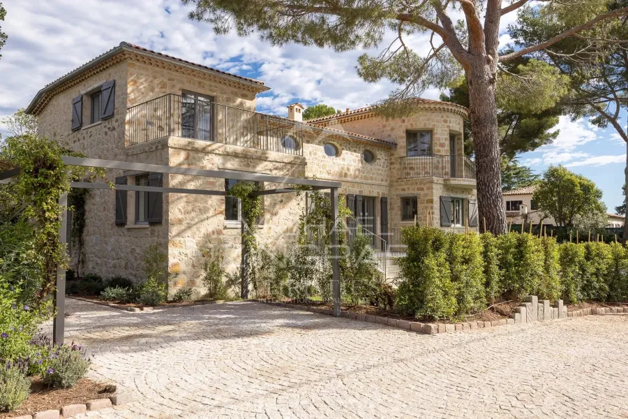 EXCLUSIVITÉ -Cap d’Antibes – Une Adresse d’Exception au Cœur de la Riviera - 8